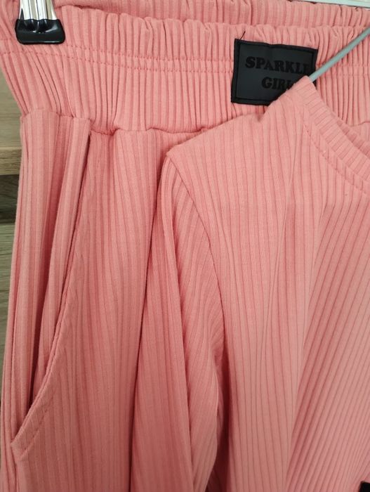 Стильний якісний костюм, укорочений лонгслів та брюки палацо 9-10 р.