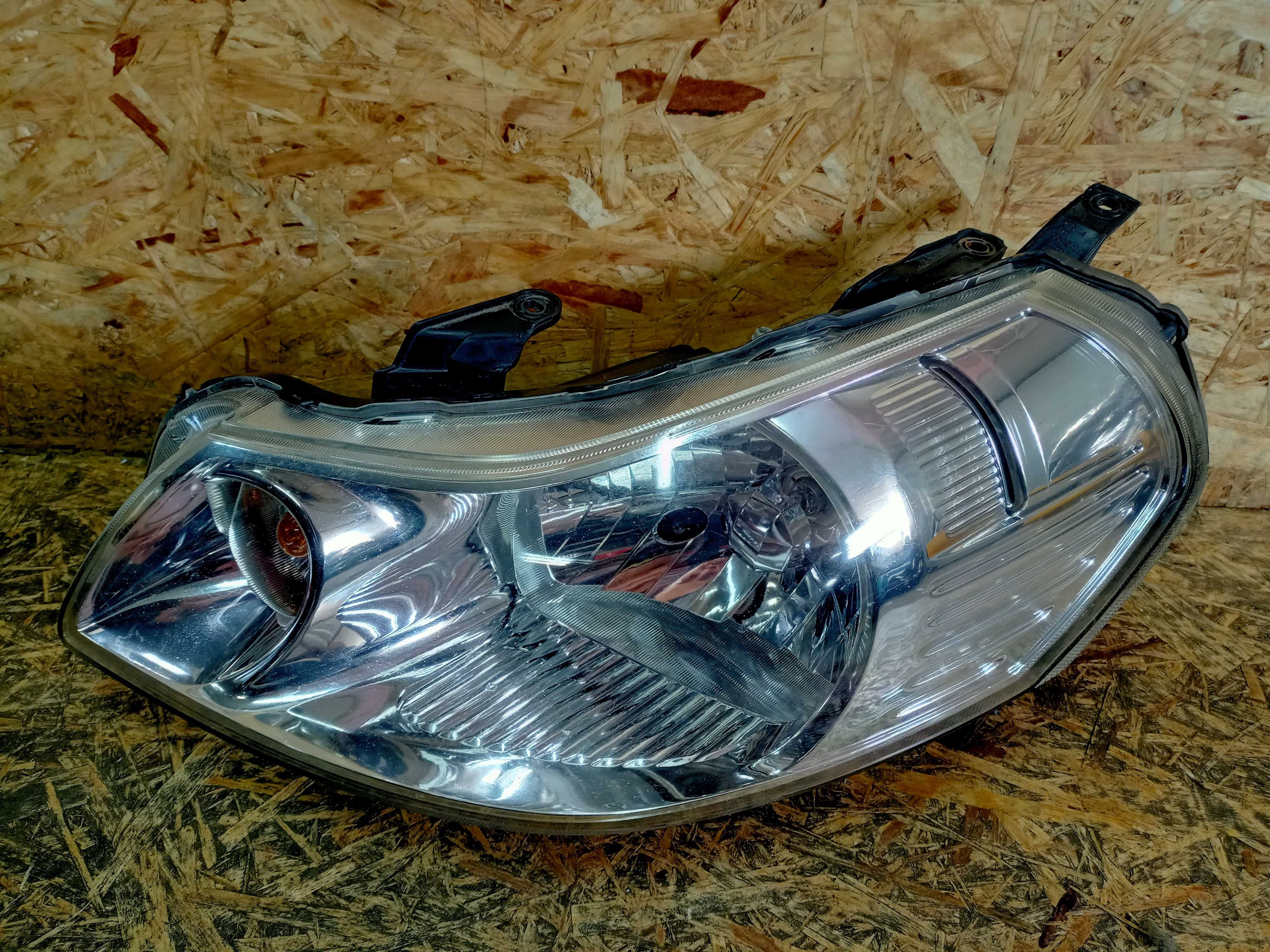 Suzuki SX4 Fiat Sedici lampa prawa lewa przód przednia wersja UK