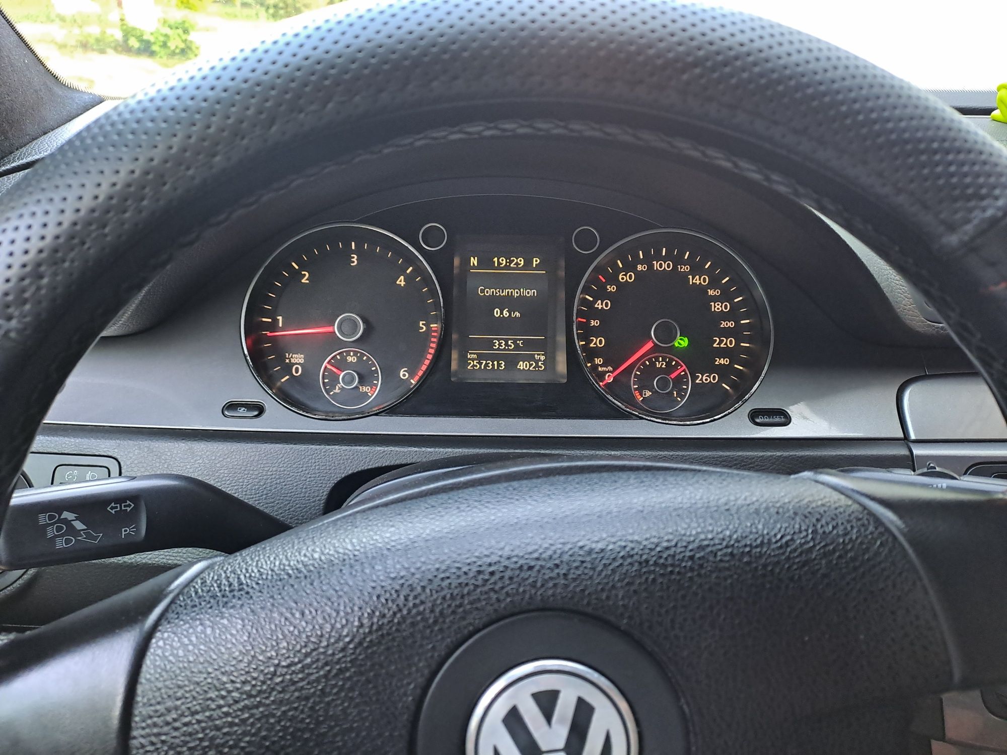 Авто Volkswagen Passat B6