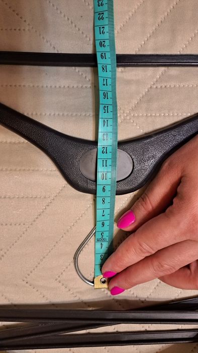 Wieszaki mniejsze 36cm 10szt i 32cm 10szt.