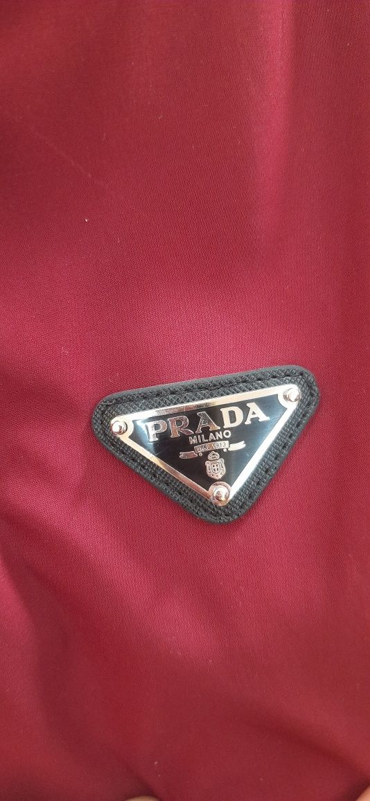 Продам вітровку PRADA