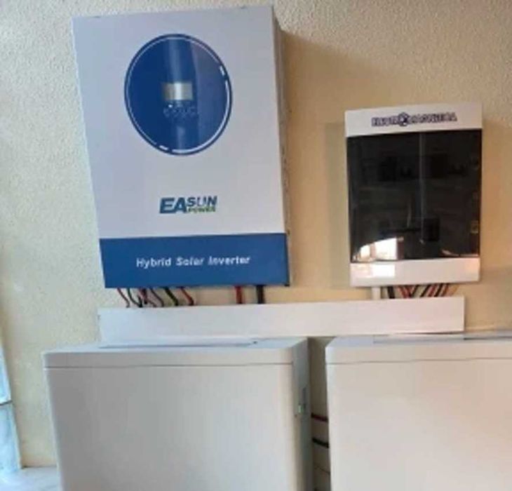 Гібридний сонячний інвертор 3,2 кВт MPPT 100 A 500 VDC - EASUN  б/у