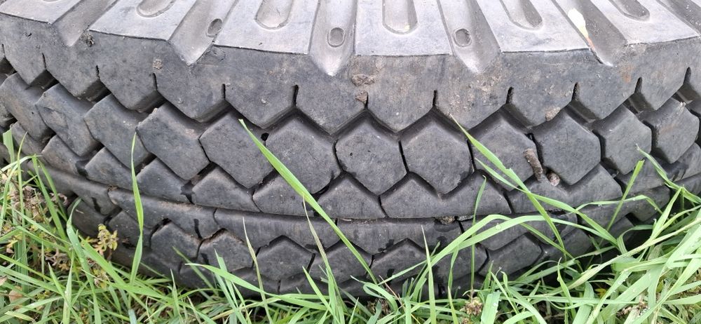 Продам шины 320-508Р