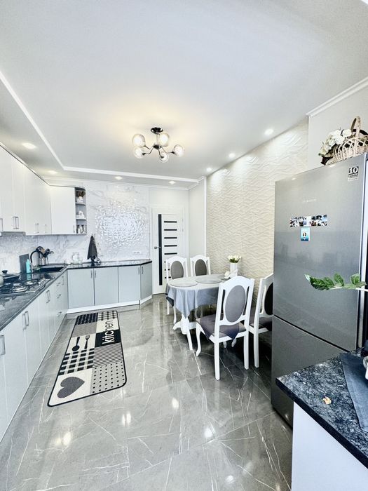 2-х кімнатна квартира з ремонтом по вул. Івасюка, біля ТЦ Велес.