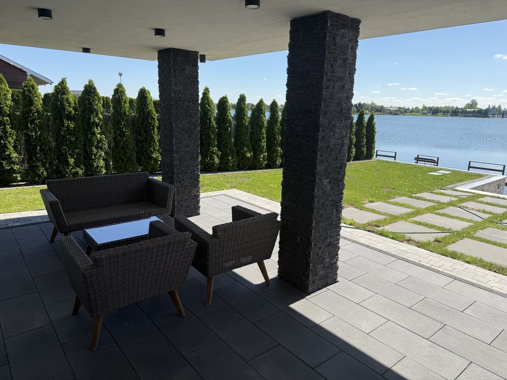 Domek nad jeziorem z jacuzzi, solarium, linia brzegową, sauna, plaża