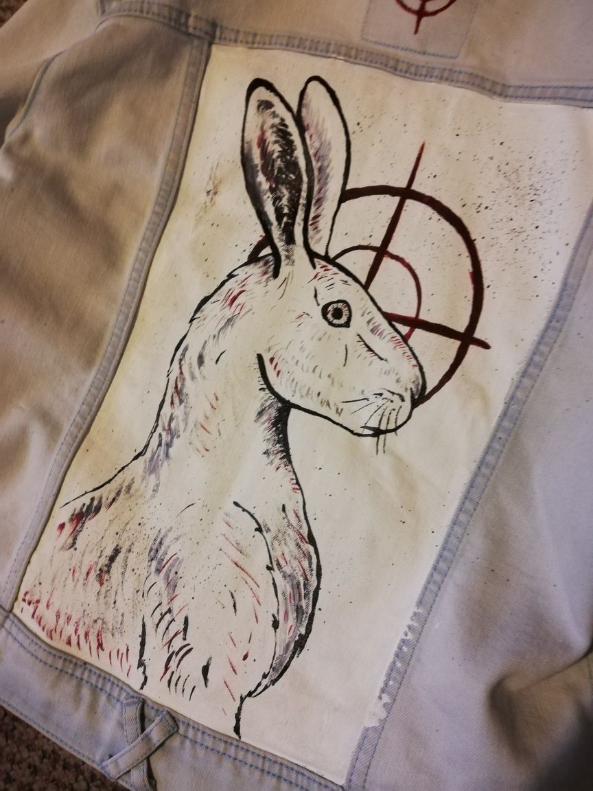 Kurtka jeansowa z białym zającem custom M
