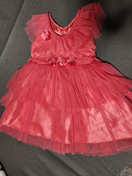 Святкове плаття для дівчинки 3-5 років