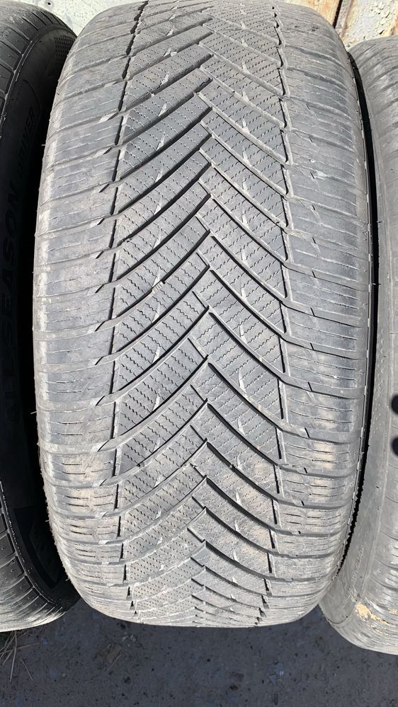 Opony caloroczne 235/50r18