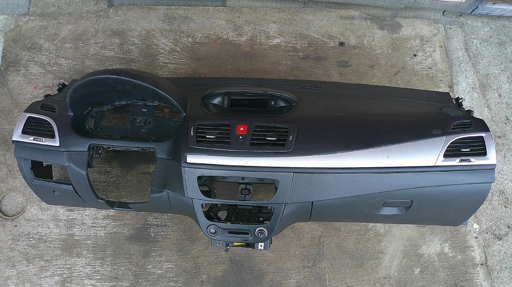 RENAULT MEGANE 3 III DESKA ROZDZIELCZA KOKPIT