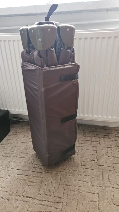 Łóżeczko turystyczne z materacem i pościelą