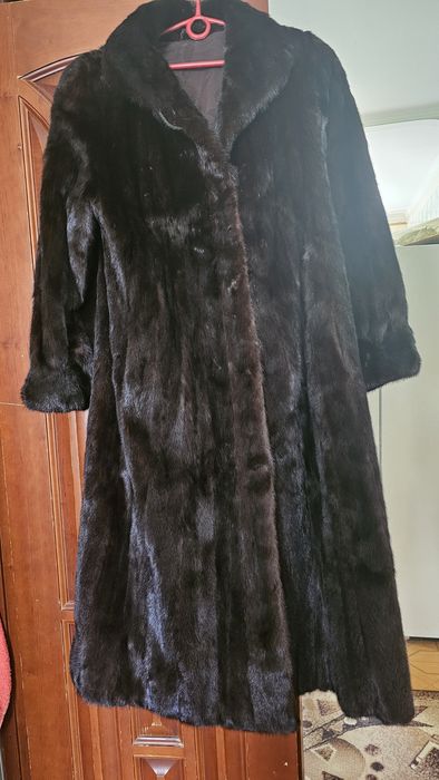 Шуба норкова, колір шоколадна норка 52-54 (4XL)  розмір. Б/У