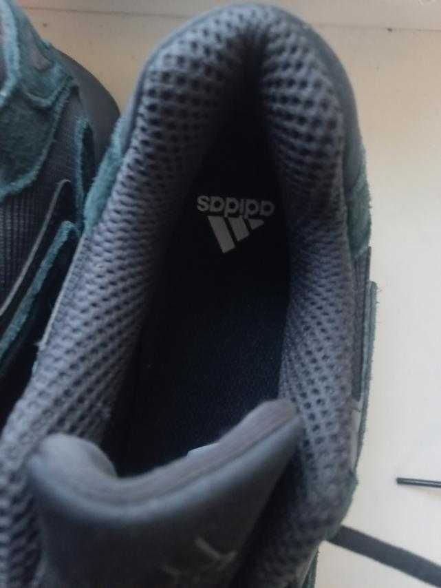 Кросівки унісекс Adidas Response Cl Shoes Black ID8307