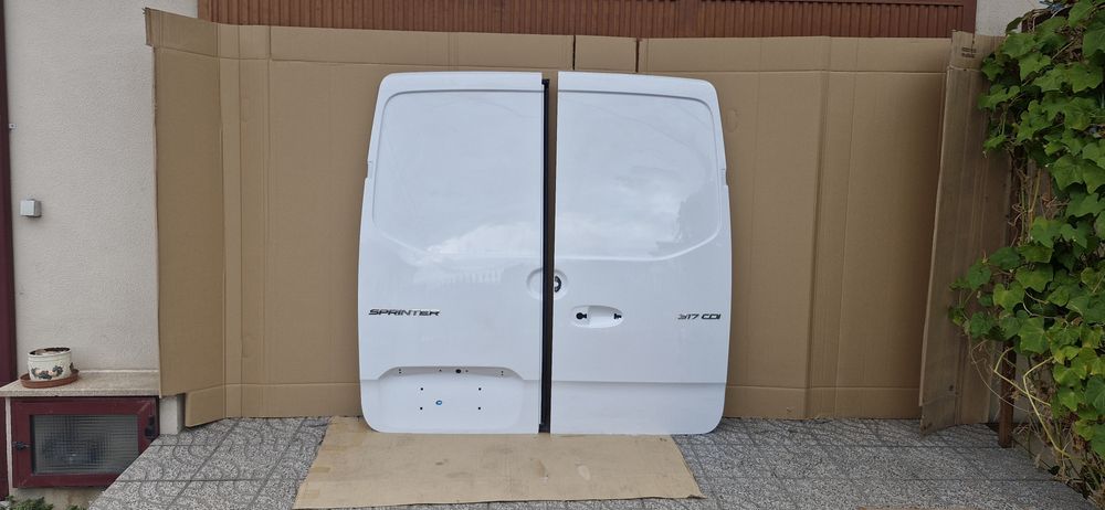Porta tras Mercedes Sprinter (W907, 910). L2H1. 2018/2025.
