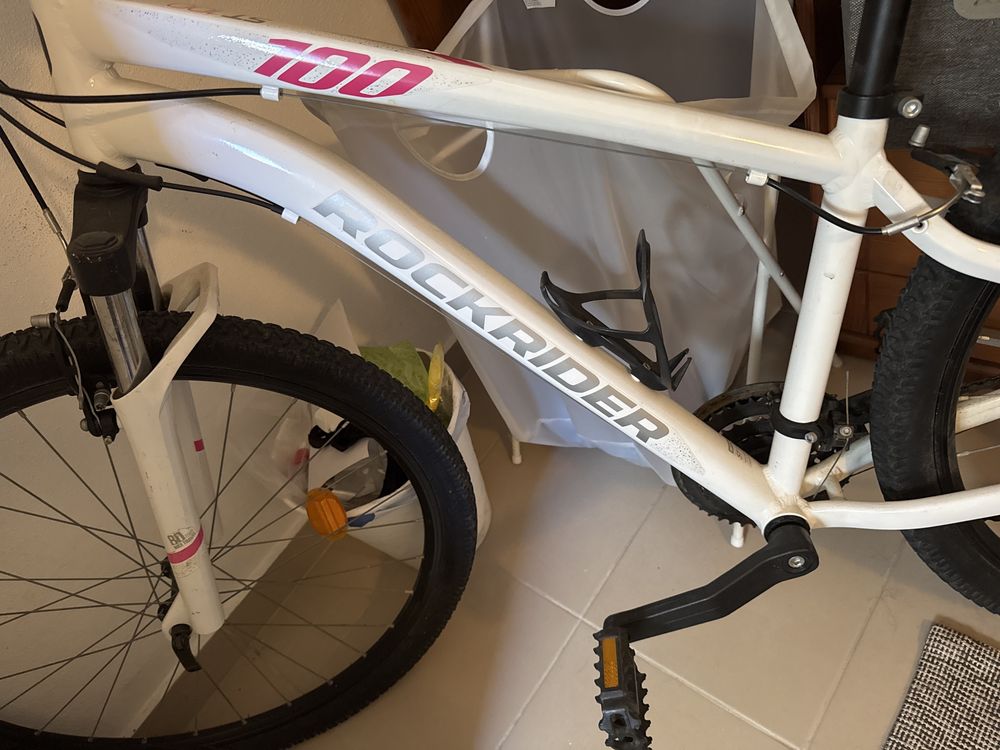 Bicicleta praticamente nova