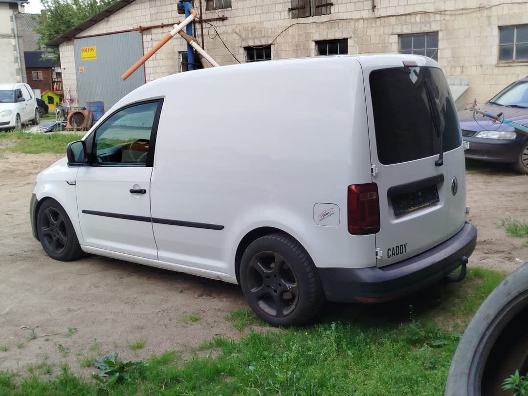 Ćwiartka podłużnica dach próg słupek błotnik tył tylny vw caddy 15-20r