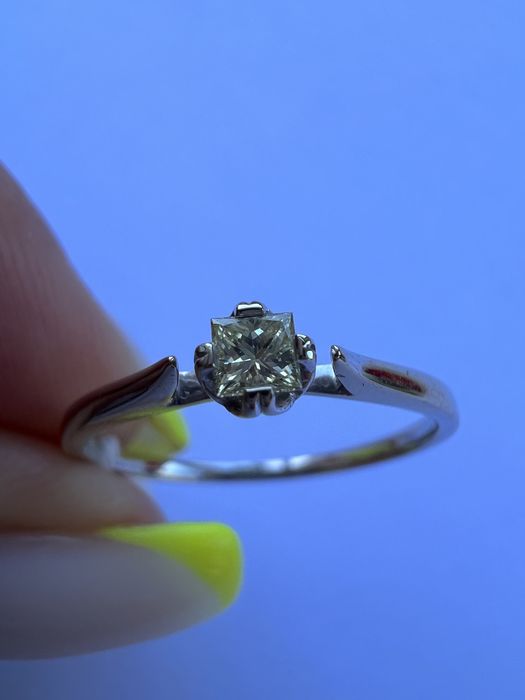 Золотое кольцо с бриллиантом р.17 белое золото 585 проба