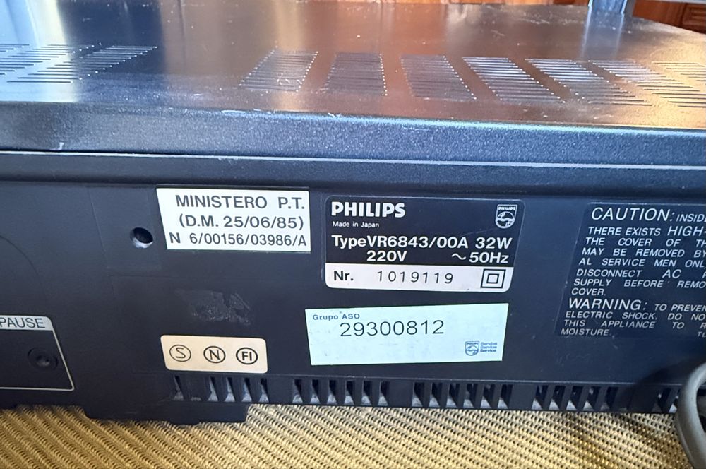 Leitor e gravador de cacetes VHS Philips avariado