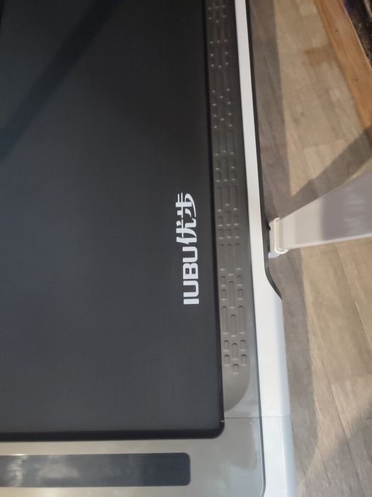 Продам беговую дорожку.