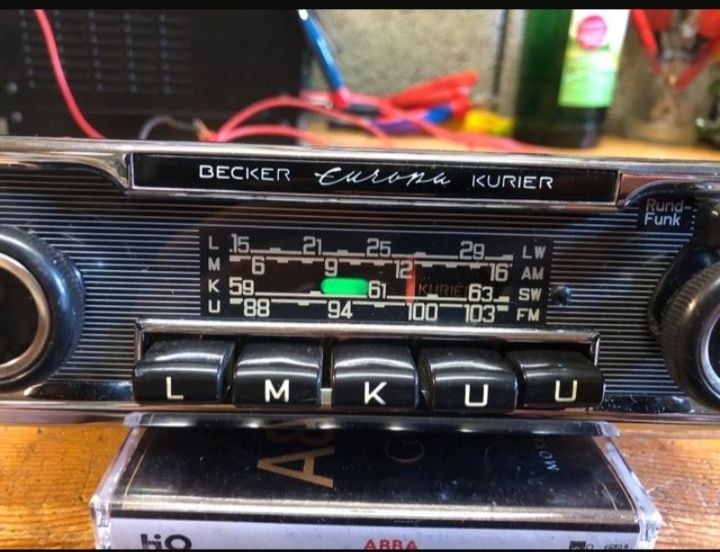 Autoradio Becker Europa KURIER restaurado