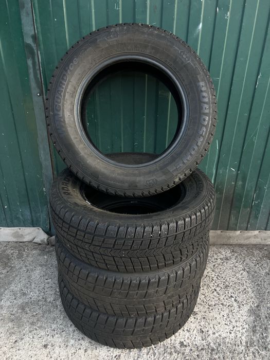 Roadstone winguard ice r16 215 65
