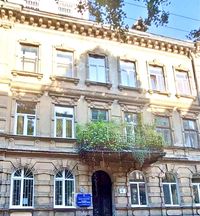 Продаж 4к. в центрі Львова з фасадними вікнами та фасадним балконом