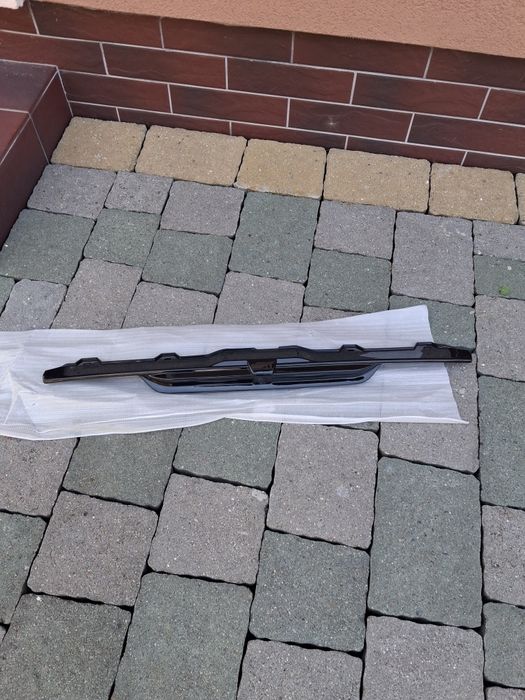 Ford mustang mach-e 2020-Вехня накладка бампера