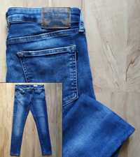 Postrzępione spodnie jeansowe Crocker (W30 L30)