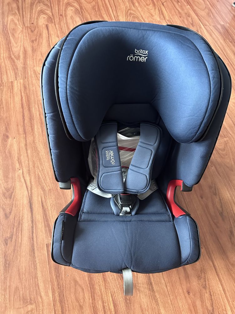 Автокрісло Britax Romer ADVANSAFIX IV R (від 9 міс до 12 років)