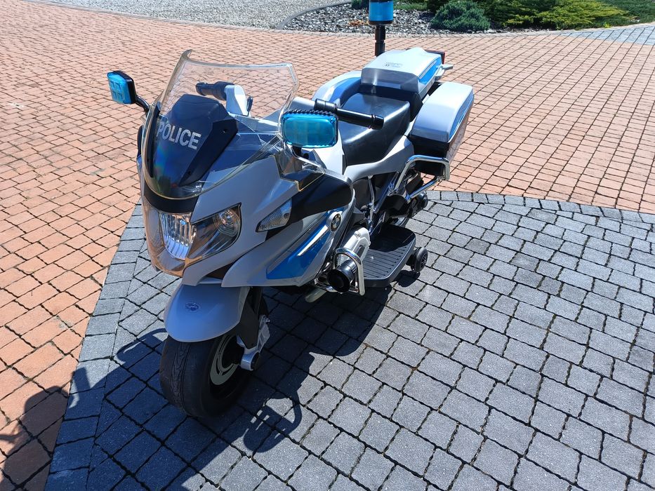 Motorek policyjny BMW na akumulator