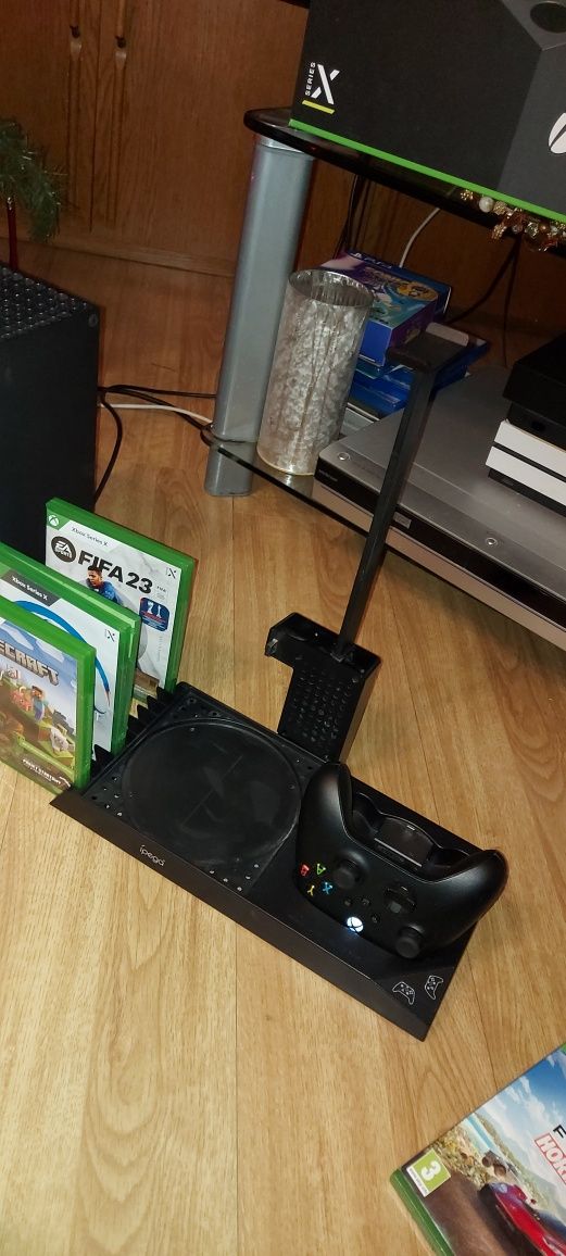 XBOX Series X, Gry. Pad, pudełko, PS5, PlayStation