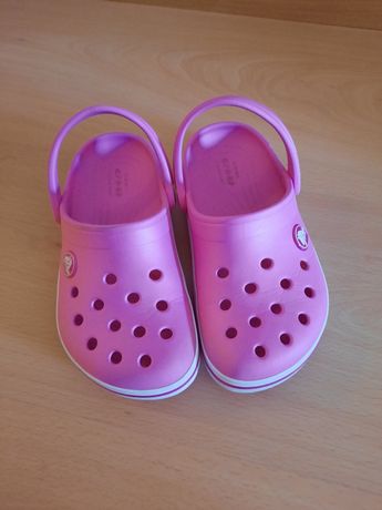 Crocs rosa menina