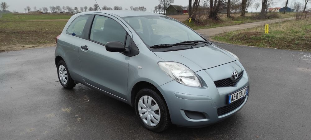 Toyot Yaris 1.0 2010r perfekcyjny stan