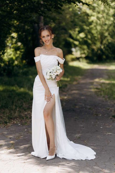 Продам весільну сукню