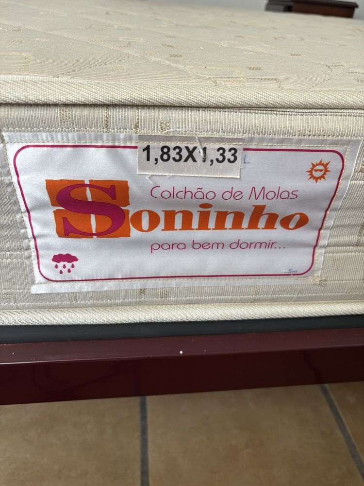 Cama, colchão e estrado