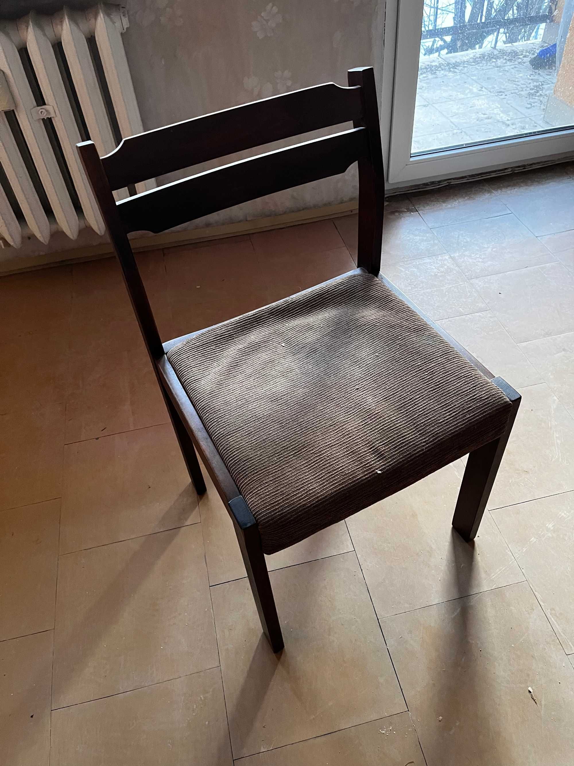 Stół z krzesłami (KOMPLET)