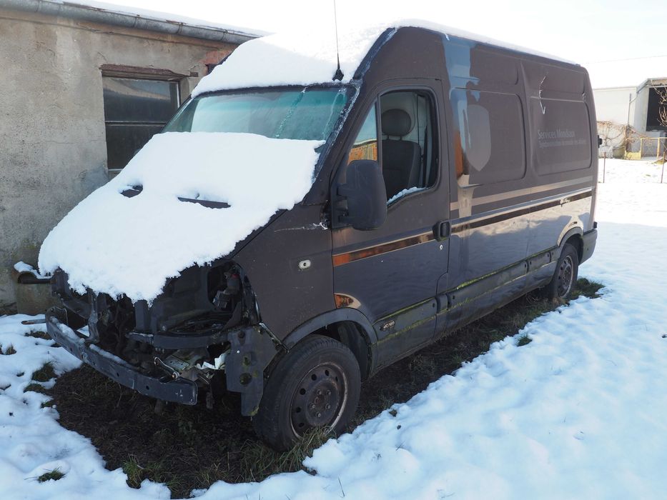 Tanio  samochód master - interstar do remontu dwa w cenie jednego.