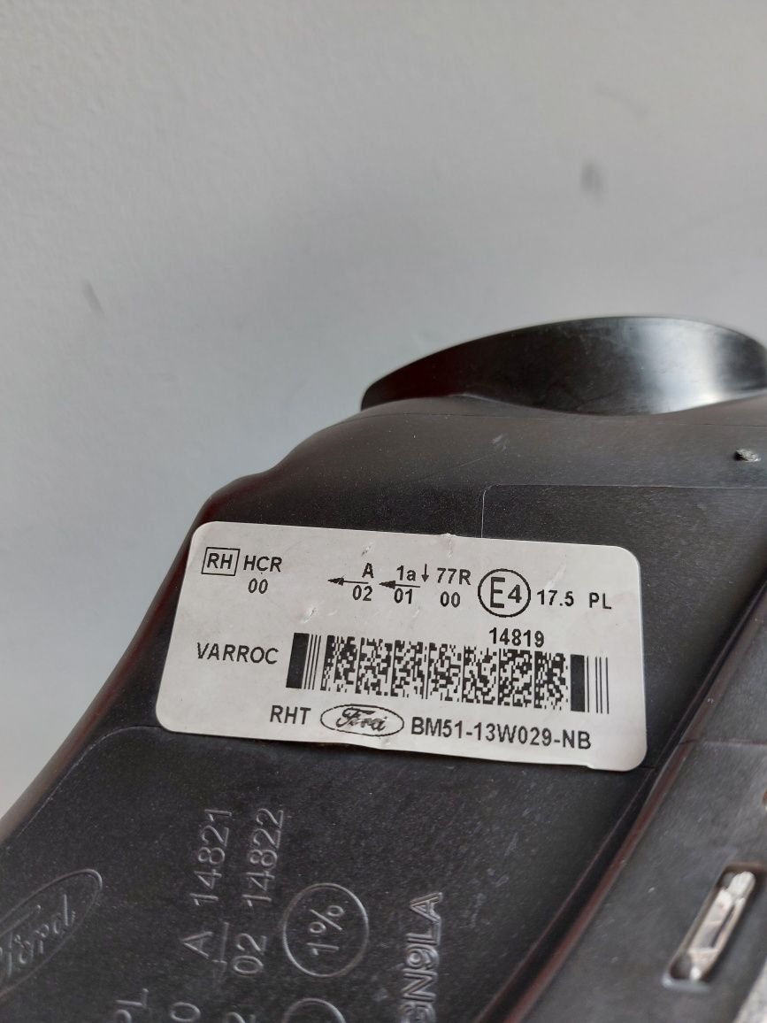 Lampa przednia prawa Ford Focus Mk3 zwykła Europa