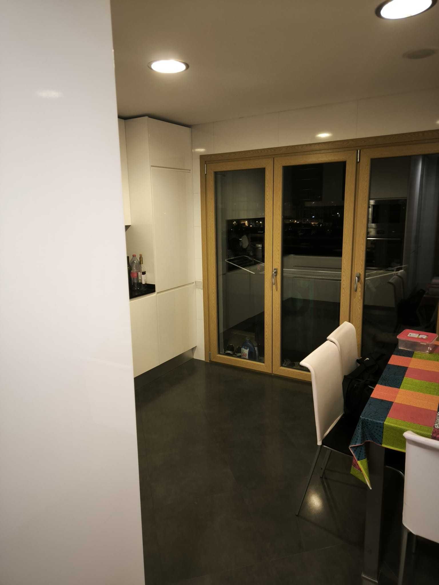 Quarto p/ Arrendamento – Setembro a Novembro