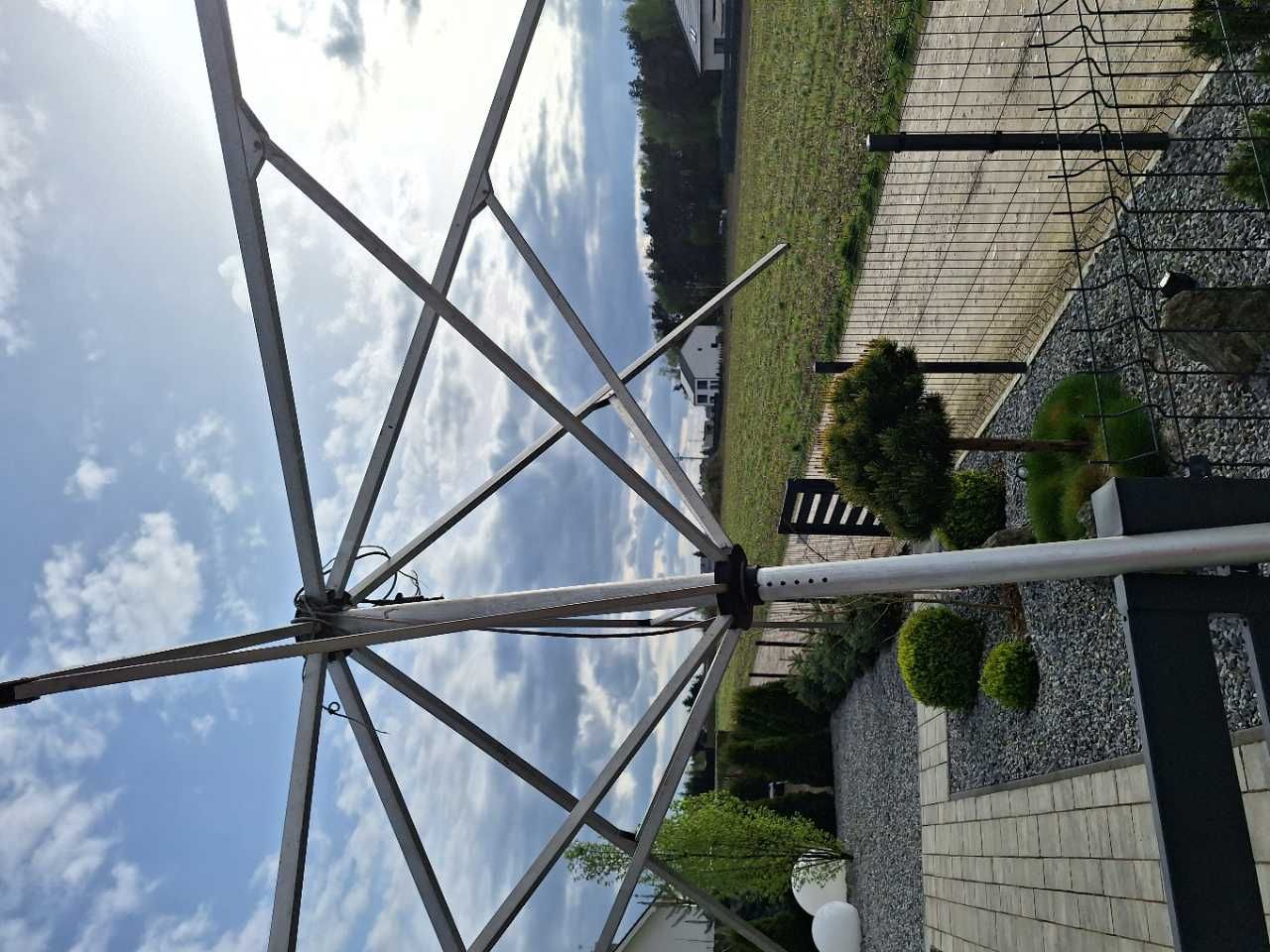 Aluminiowy stelaż parasola ogrodowego+betonowa podstawa