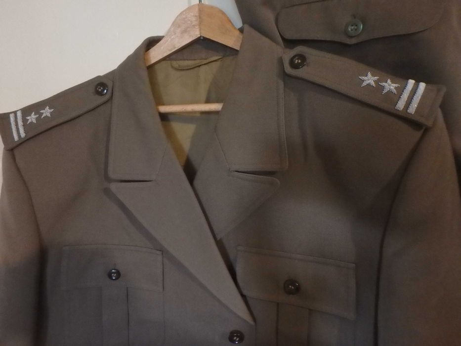 LWP. Wojskowy mundur wyjściowy oficerski GABARDYNA 185/108 PAS 100.