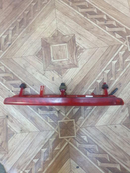 Стоп сигнал Skoda Octavia A5 1Z9 945 097