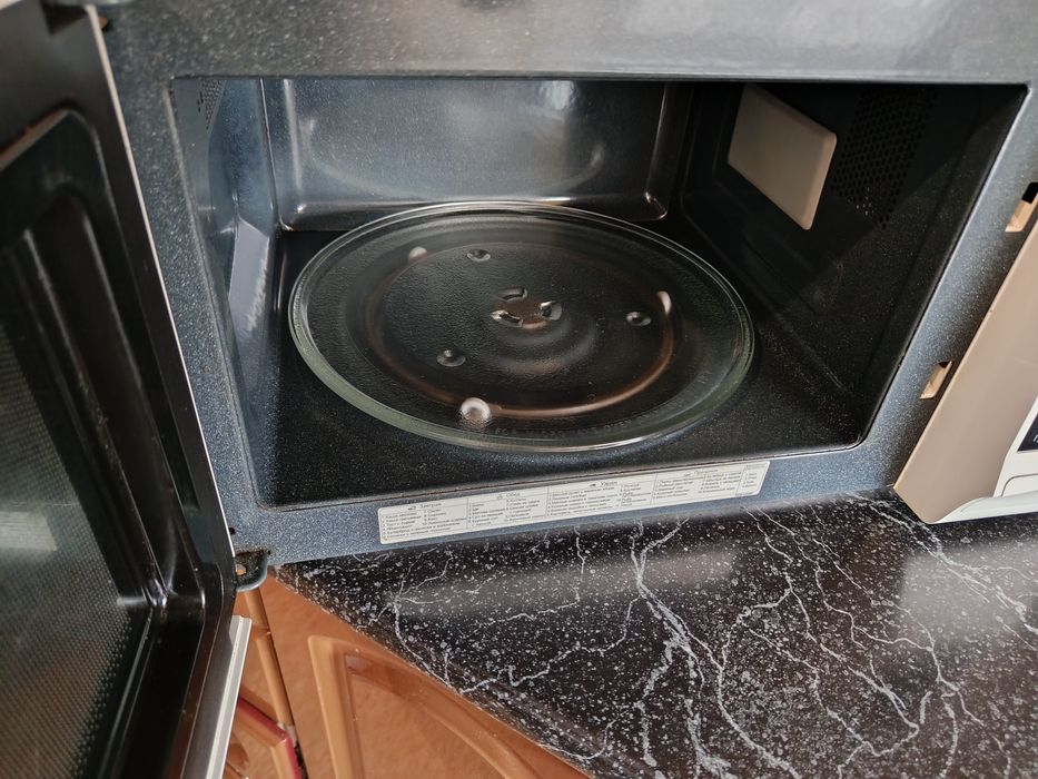 Мікрохвильовка Samsung с грілем на біокераміці