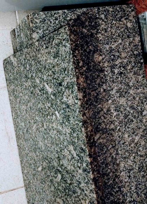 Плитка гранитная Покостовка 1,5кв.м, плинтус дуб 10м