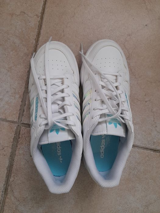 Sapatilhas Adidas Holográficas