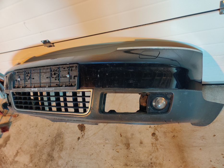 Zderzak przód przedni Audi A6 C5 4.2 V8 lz5l