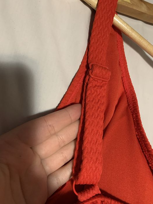 Купальник суцільний червоного кольору