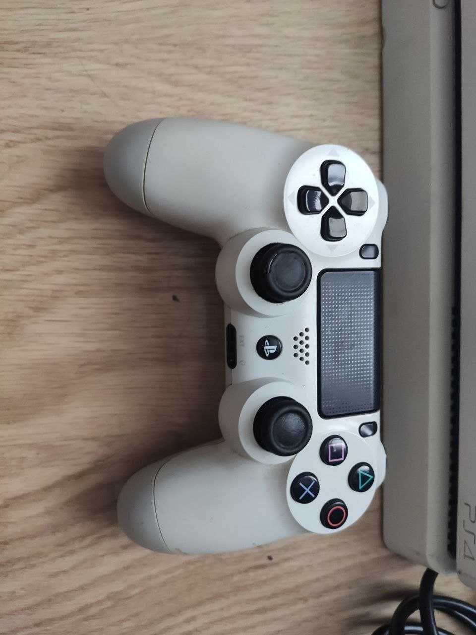 Sony PlayStation 4 (PS4) Slim 500GB White з контроллером  з гарантіэю