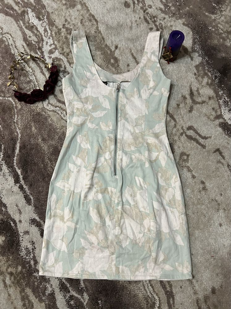 Śliczna kobieca jasna sukienka H&M