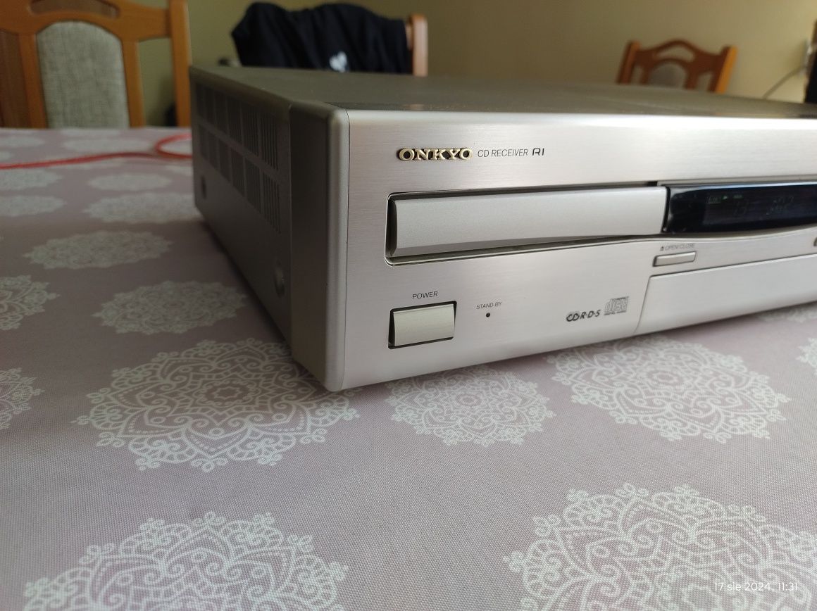 Onkyo  CR-70 R Amplituner z CD