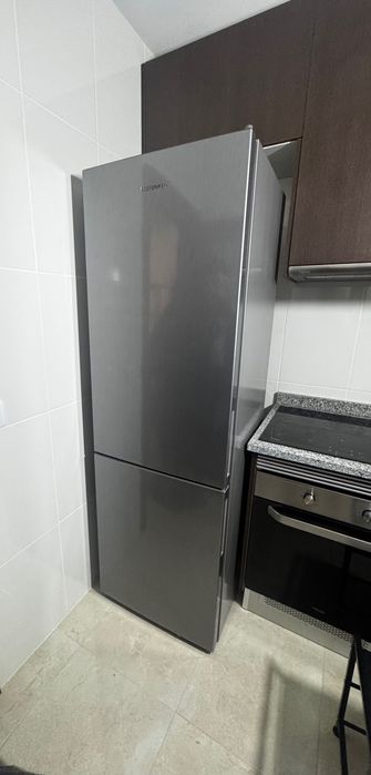 Frigorífico Telefunken usado meio ano